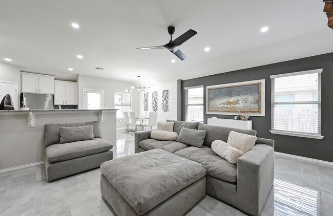 Building Photo - 249 Noddy Rd