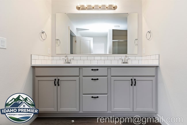 Building Photo - 7642 E Lightfoot St