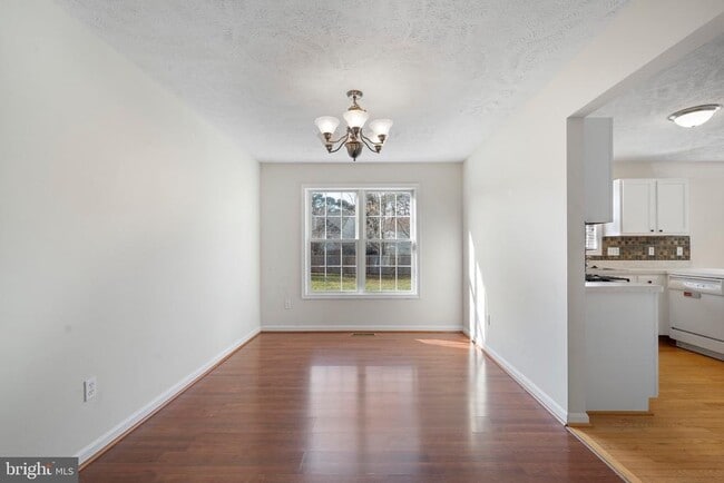 Building Photo - 21443 Hillary Ct