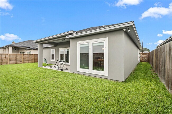 Building Photo - 7958 Snake River Dr
