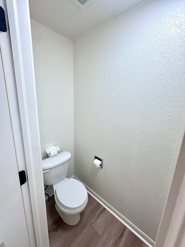 Building Photo - 6230 Grand Mesa Dr