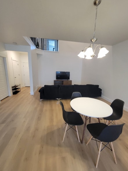 Building Photo - 3898 Hardman Way