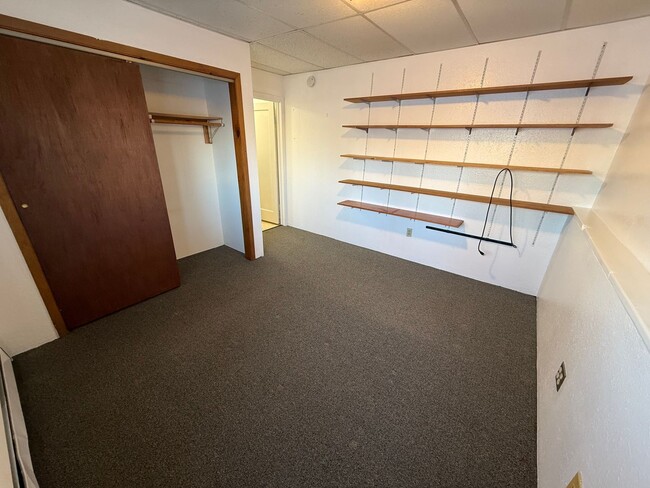 Building Photo - 524 N Klevin St