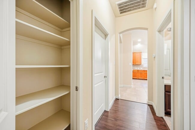 Building Photo - 18315 E Willow Oak Bend Dr