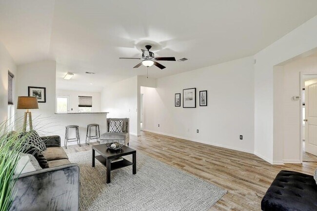 Building Photo - 173 Rafe Ct