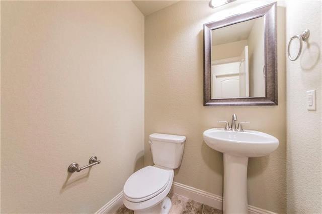 Building Photo - 441 Sagebrush Dr
