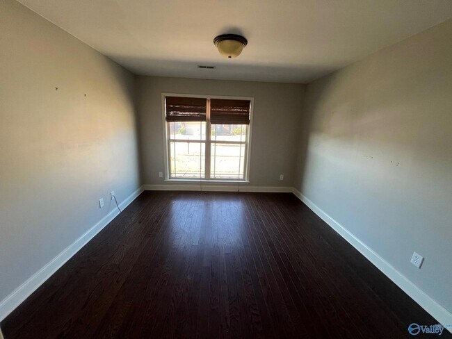 Building Photo - 206 Healey Dr