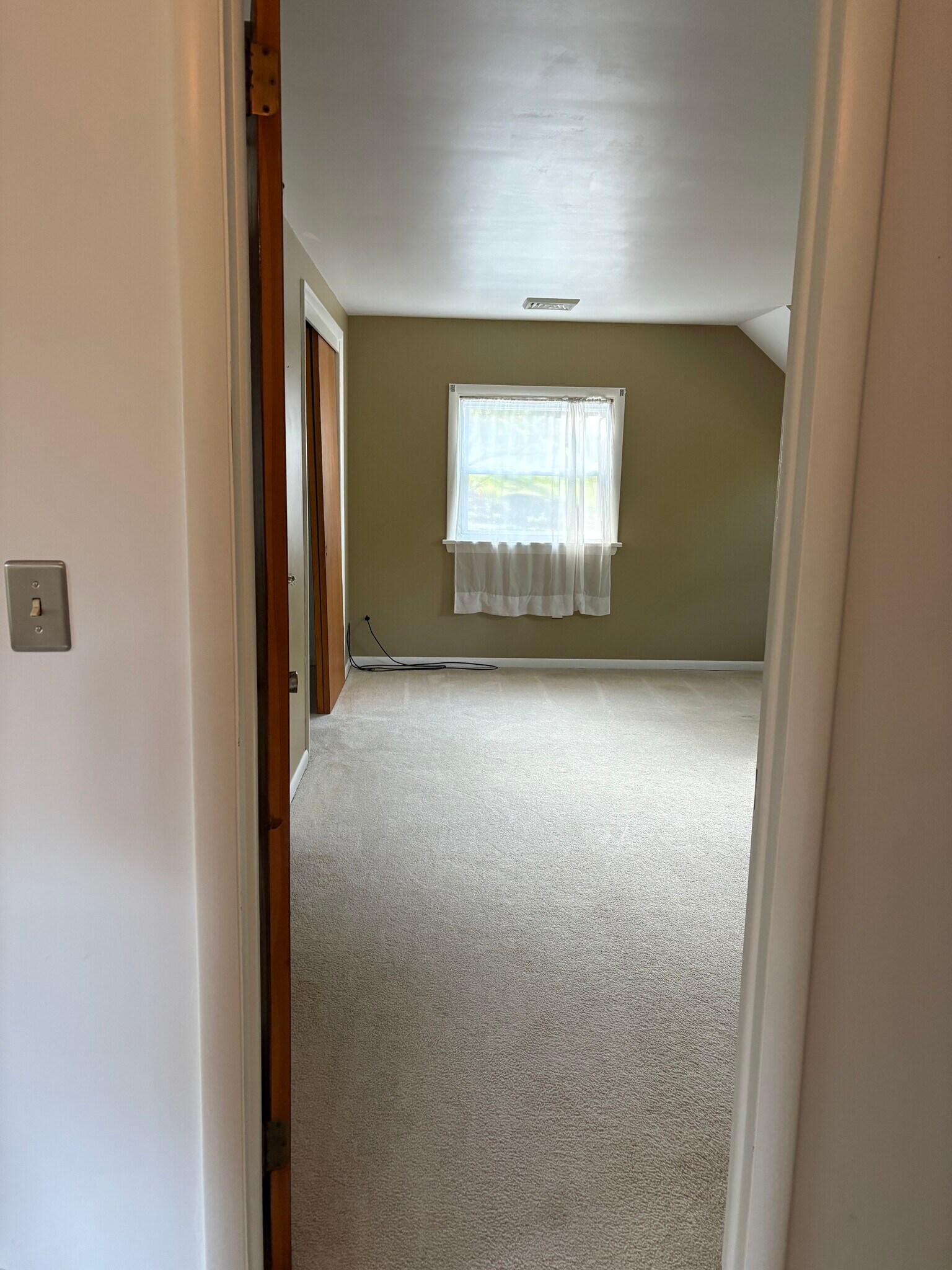 2nd Floor Bedroom 1 - 60 Leaman Rd
