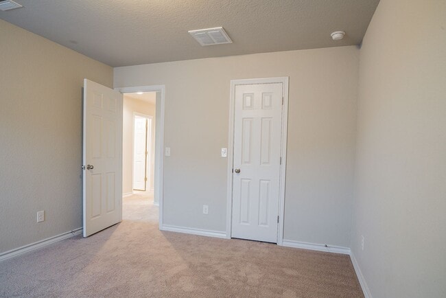 Building Photo - 1348 Eagle Ray St