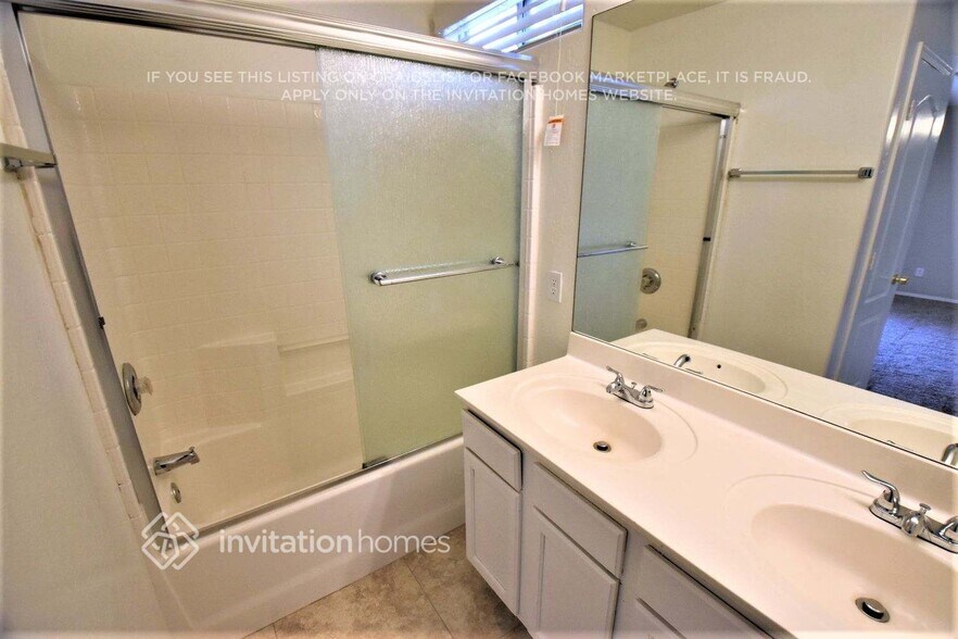 Building Photo - 8934 W Encanto Blvd