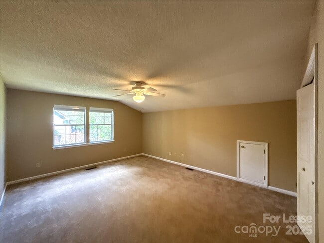 Building Photo - 12823 Diamond Dr
