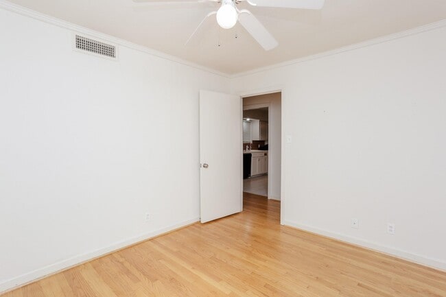 Building Photo - 9753 Tappenbeck Dr