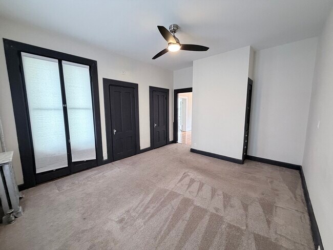 Building Photo - 82 School St