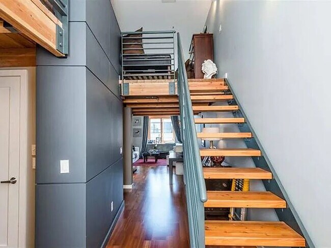 Building Photo - "Charming 1-Bedroom Oasis in the Heart of San Francisco!"