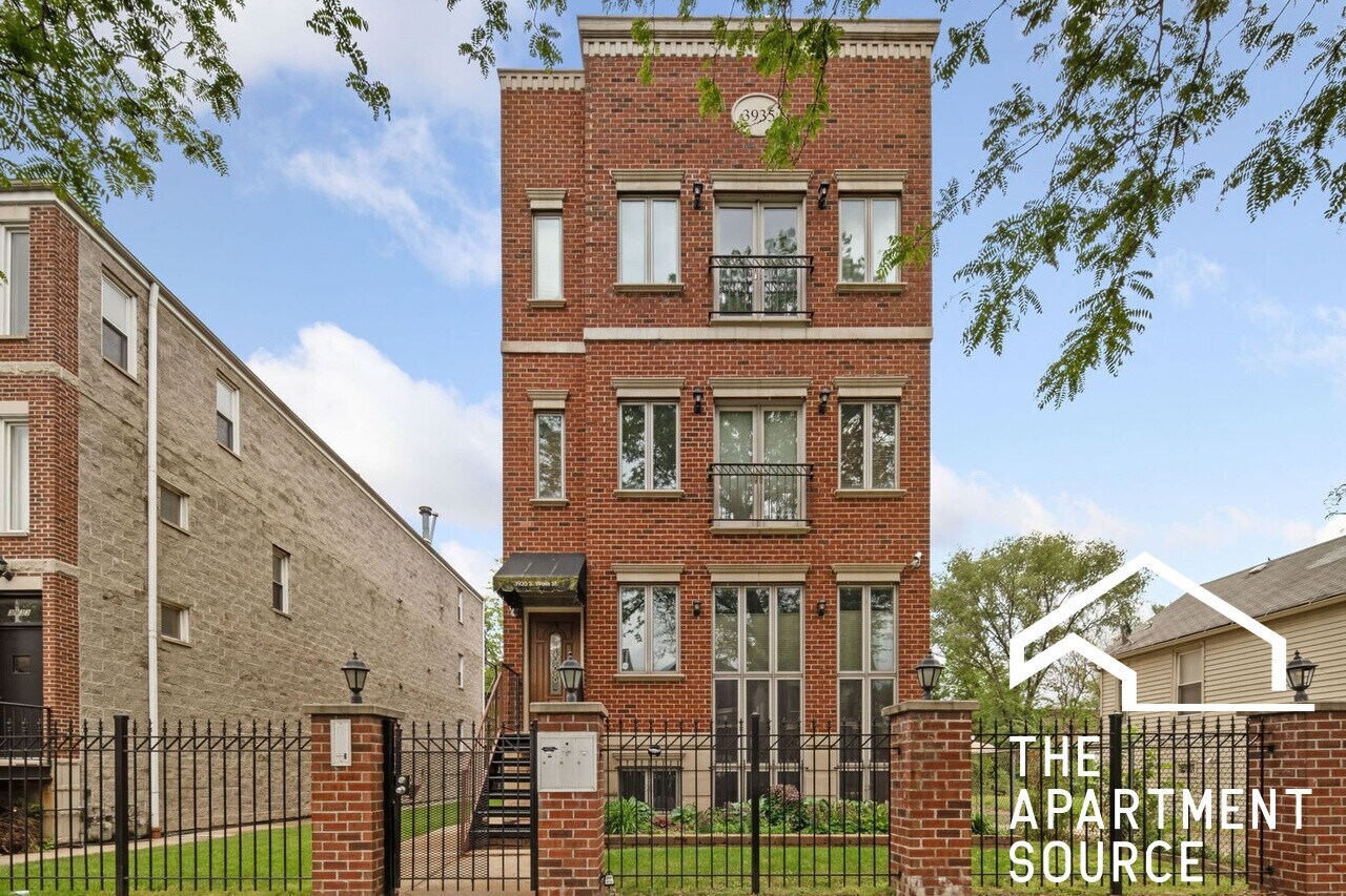 Building Photo - 3935 S Wells St