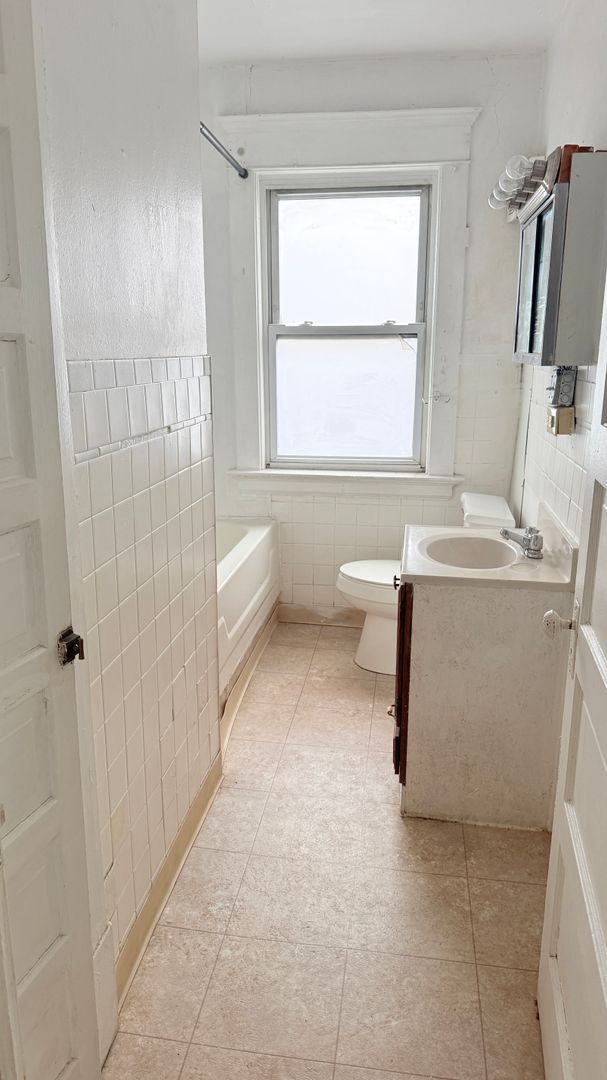 Building Photo - 1214 W Washington St