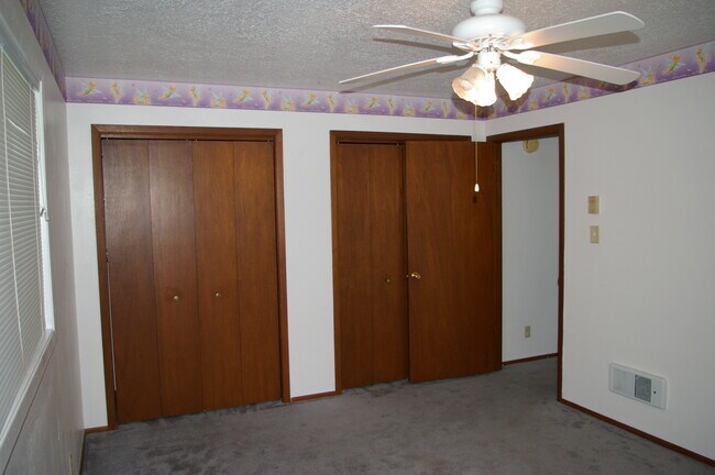 Building Photo - 809 Cherokee Ln