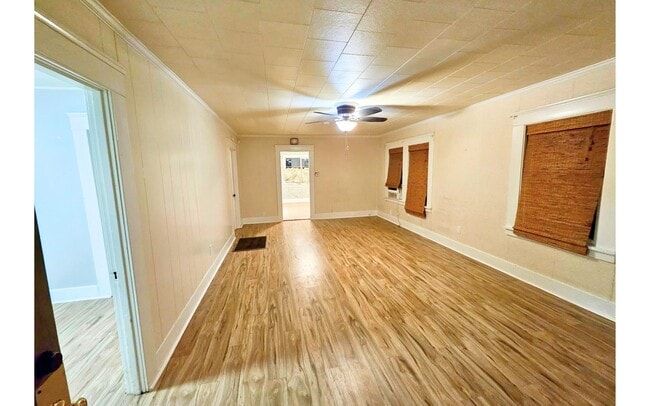 Building Photo - 511 Locust St