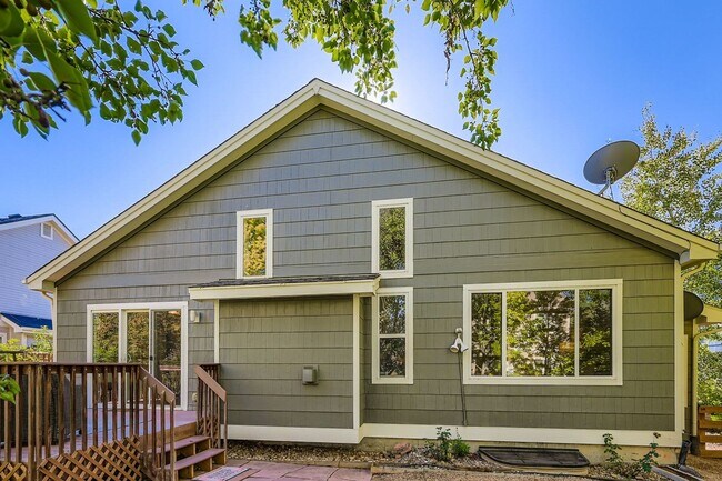 Building Photo - Spacious 5-Bedroom Home with Finished Base...