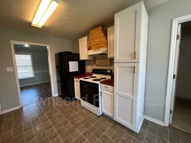 Building Photo - 539 Killeen Rd