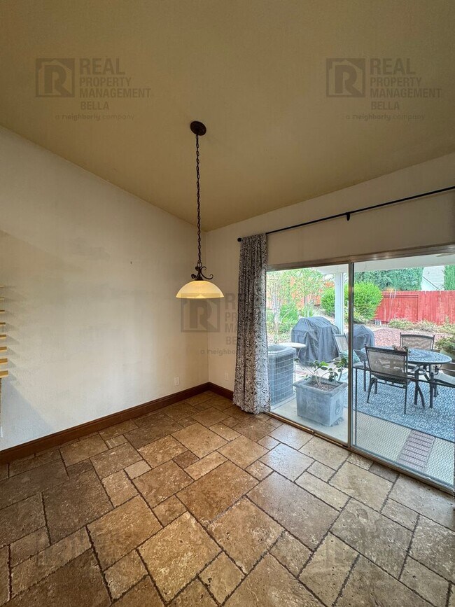 Building Photo - Spacious & Stylish Living in the Heart of Lake Elsinore