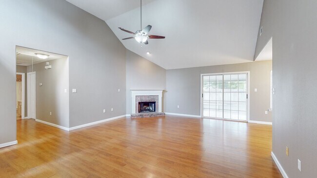 Building Photo - 3 Bedroom 2 Bathroom Home - Hope Creek Subdivision - Richmond Hill