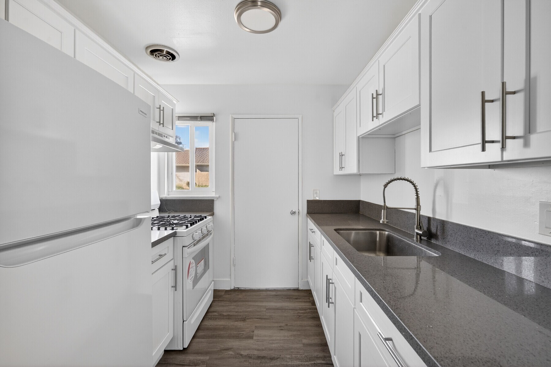 Building Photo - 2100 W Ball Rd