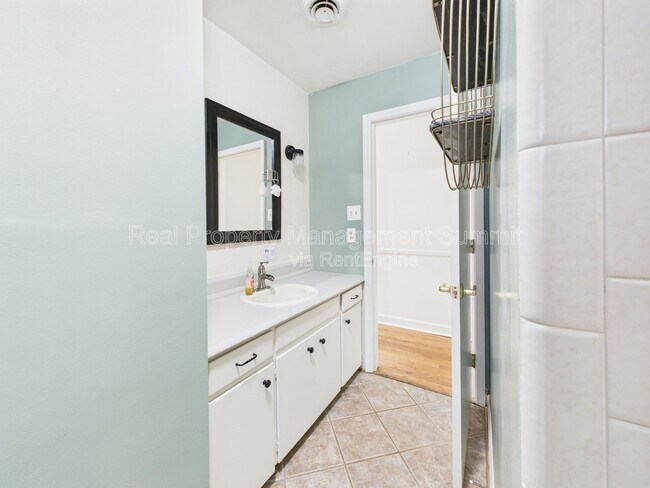 Building Photo - 1508 Chesley Pl