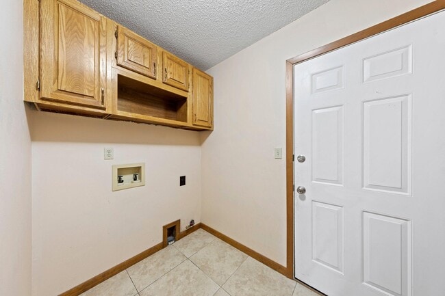 Building Photo - 406 Bally Way