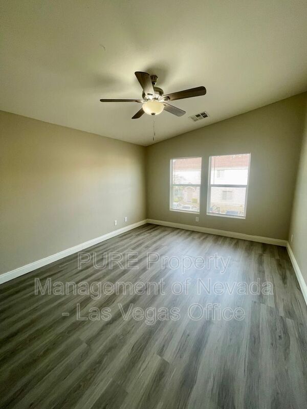 Building Photo - 3047 Errol Flynn St