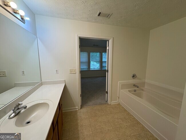 Building Photo - 2485 Emma Way NW