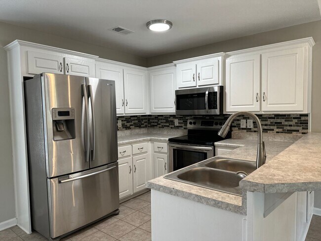 Building Photo - 3-Bedroom, 2-Bathroom Split floor plan Home for Rent in Austin, AR – Available April 2026