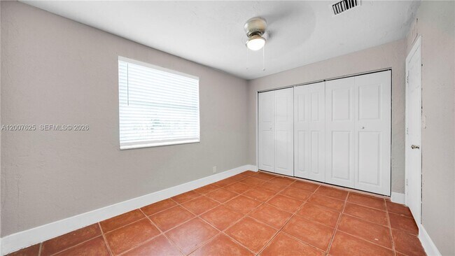 Building Photo - 1124 NW 100th Terrace