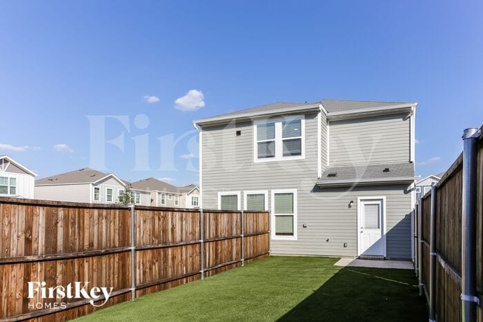 Building Photo - 325 Nima Ln