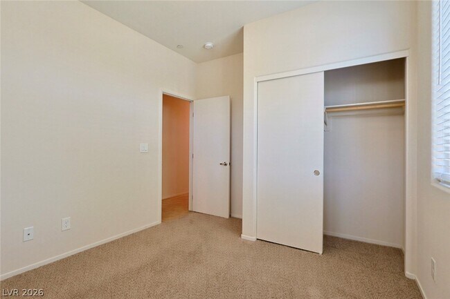 Building Photo - 2124 Del Aqua Ave