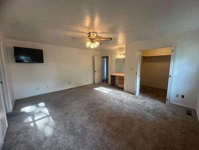 Building Photo - Charming Ranch Farmhouse in St. George – Spacious & Serene!