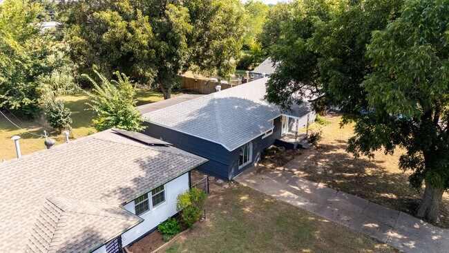 Building Photo - RENT TO OWN – Warr Acres!