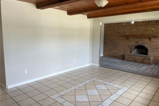 Building Photo - 2753 Foxdale Dr