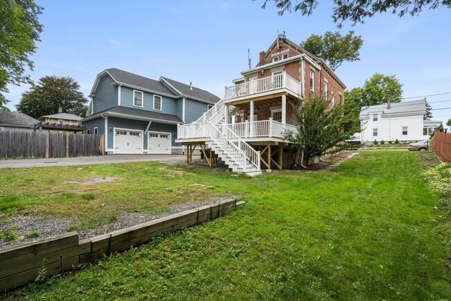 Building Photo - 23 Goethe St