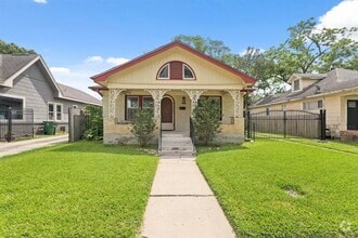 Building Photo - 1531 Elliott St