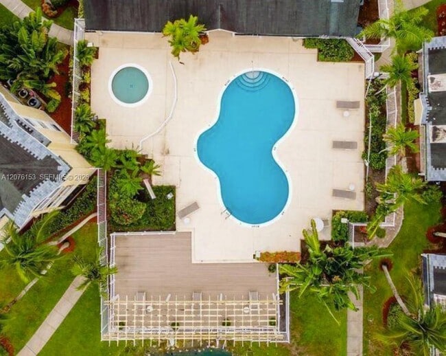 Building Photo - 6339 La Costa Dr
