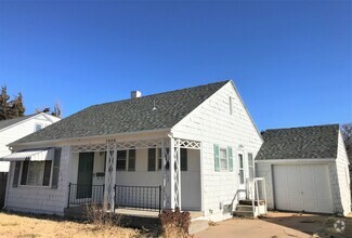 Building Photo - Large House in Great Neighborhood