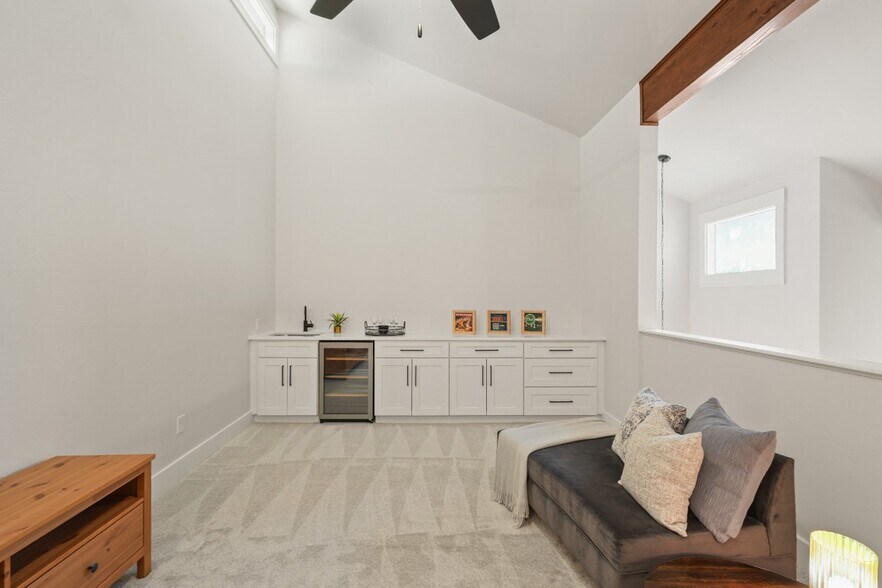 Building Photo - 8138 Forest Mesa Dr