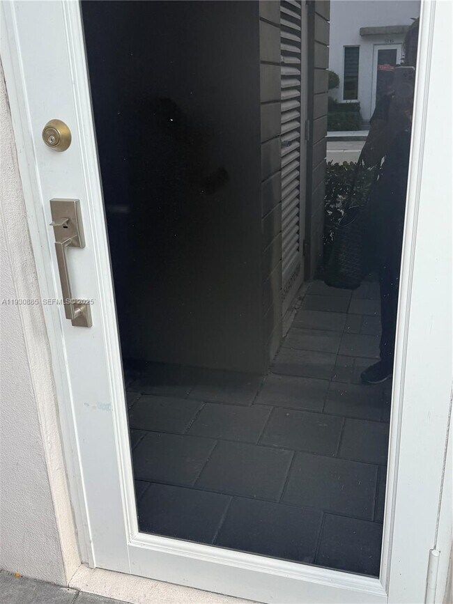 Building Photo - 6455 NW 103rd Pl