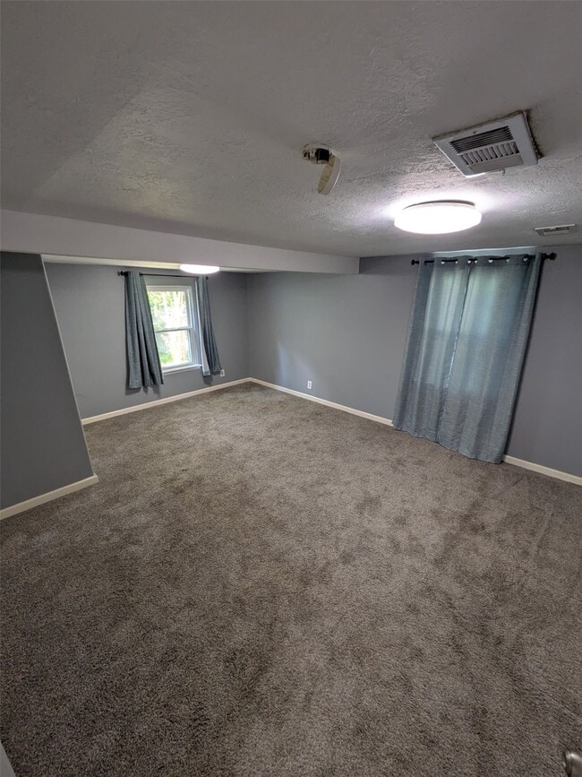 Building Photo - 171 Bayberry Dr
