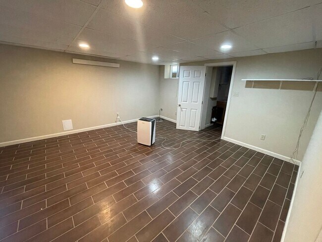 Building Photo - Beautiful 4 Bedroom, 2.5 Bathroom, 3000sq.ft Ranch! Pet Friendly!