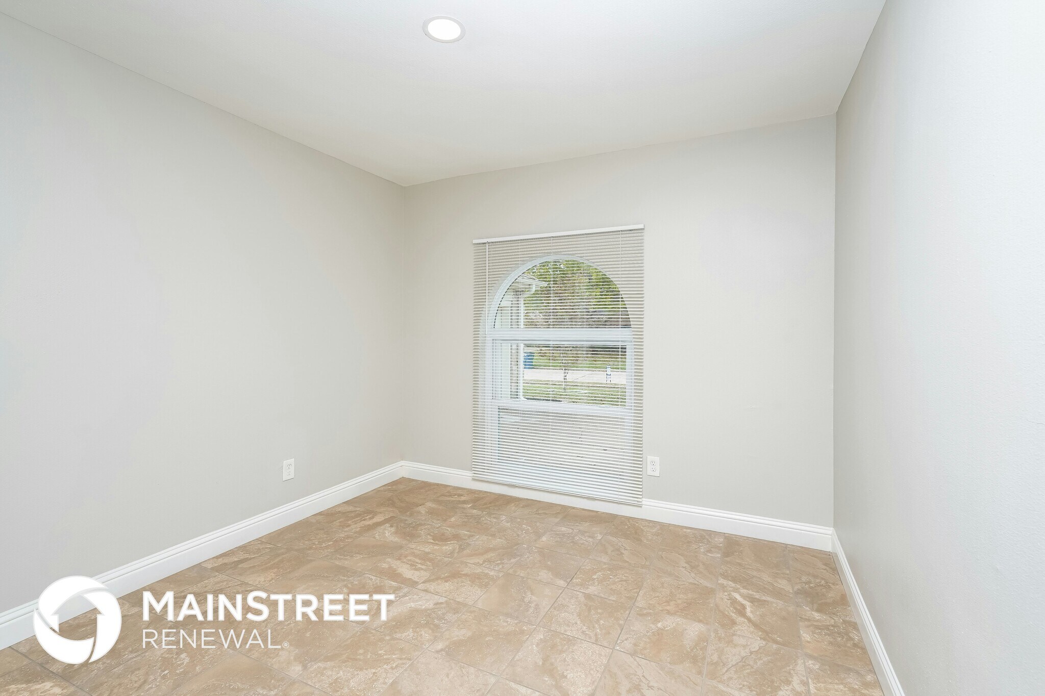 Building Photo - 15619 Fern Ridge Dr