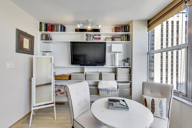 Building Photo - 1000 N Lake Shore Dr