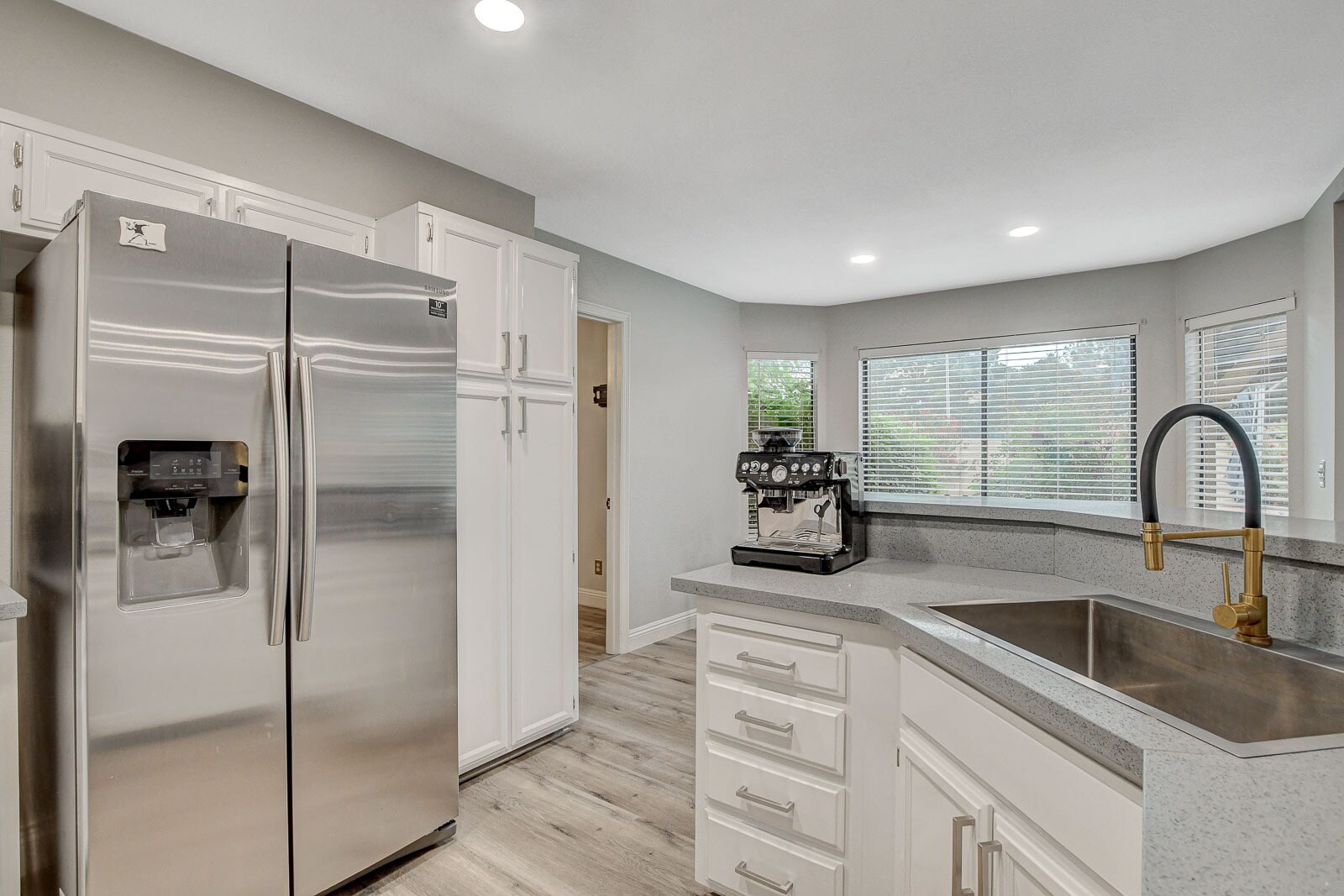 Building Photo - 2224 Lucerne Ct