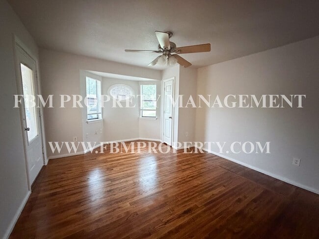 Building Photo - 108 Sunset Cir